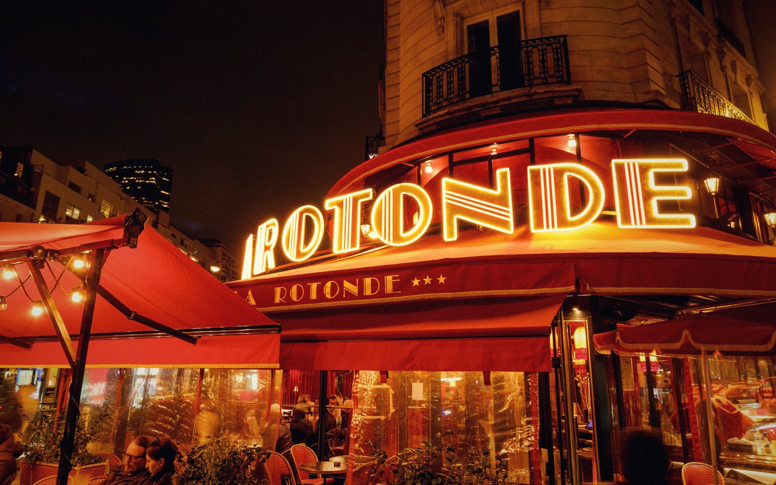 How the Cafés Became an Address